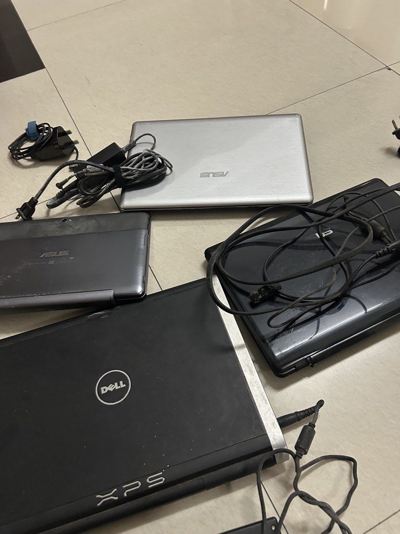 bulk old laptops (Category: Laptops & Notebooks) located in San Juan City. Submitted by alystrid (Listing ID 1468728167, Image 1). Description: selling these 4 old laptops,,by the bulk.