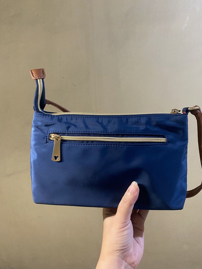 Bundle Kili Bags ( FREE SHIPPING ) (Category: Shoulder Bags) located in Davao. Submitted by kuromisplace (Listing ID 1468779242, Image 2). Description: 📌 Las price posted ! Get this 2 bags for 600 free shipping Brand: everlast and PAT 📍 Davao City .