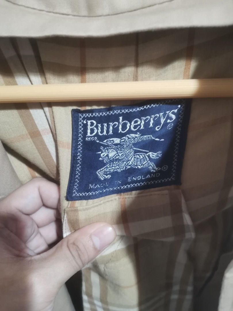Burberry coat (Category: Coats, Jackets and Outerwear) located in Manila. Submitted by mrpalkups666 (Listing ID 1468810251, Image 2). Description: .
