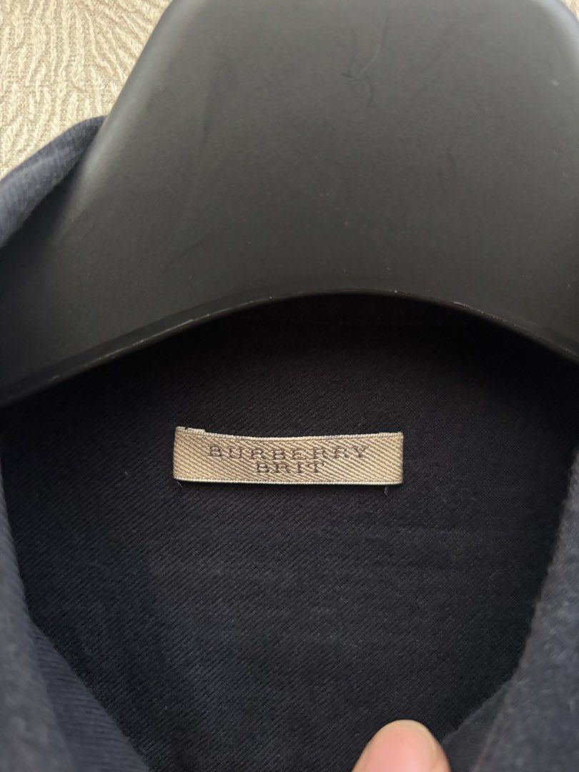 Burberry Longsleeve Buttondown (Category: Tshirts & Polo Shirts ) located in Baybay. Submitted by thrift.ed2023 (Listing ID 1468713414, Image 3). Description: Burberry Longsleeve Buttondown Large 22x28 LB29 No Issue Need Wash Good as New.