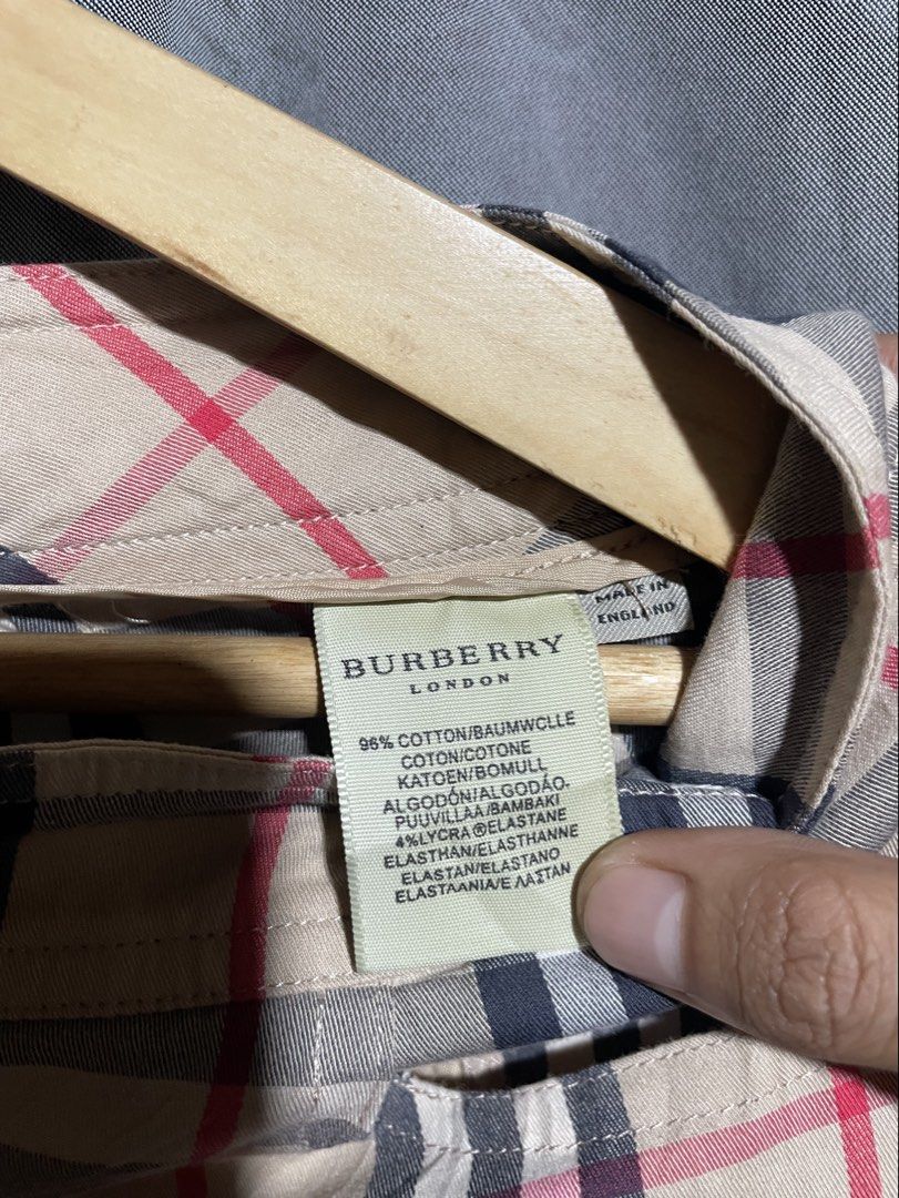 Burberry Plaid Trousers (Category: Luxury Apparel) located in Buruanga. Submitted by kaizenfinds7 (Listing ID 1468811921, Image 3). Description: No issues Fits 26 to 28 +sf.