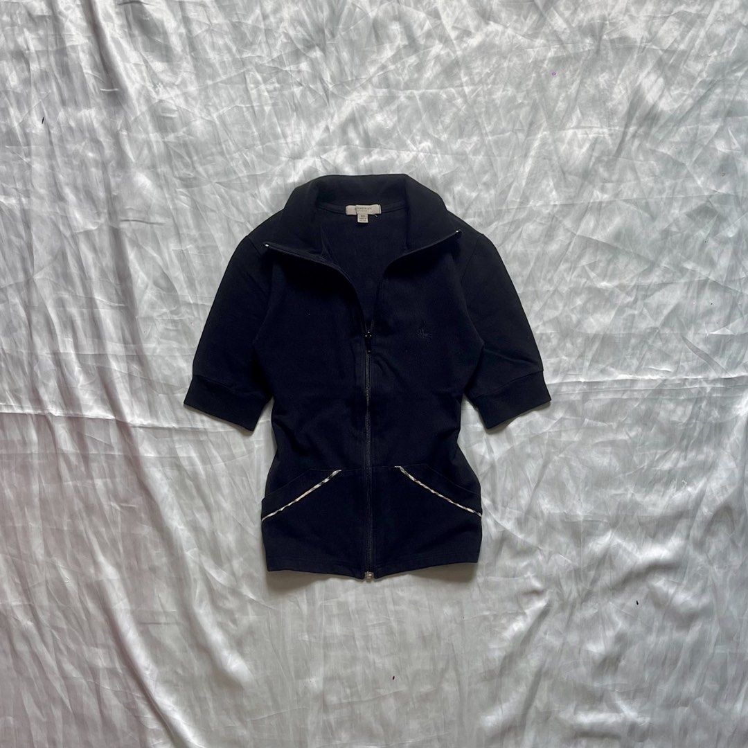 Burberry Zip Top (Category: Shirts) located in Manila. Submitted by oc.wardrobe (Listing ID 1468734482, Image 1). Description: 5k+ on ebay perfect for running.