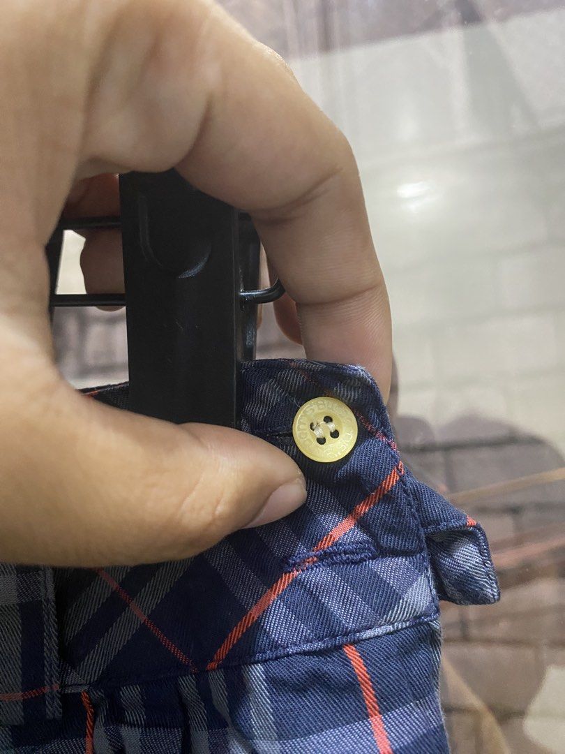 Burberrys vintage panda short (Category: Other Bottoms) located in Manila. Submitted by hell_market (Listing ID 1468794717, Image 2). Description: .