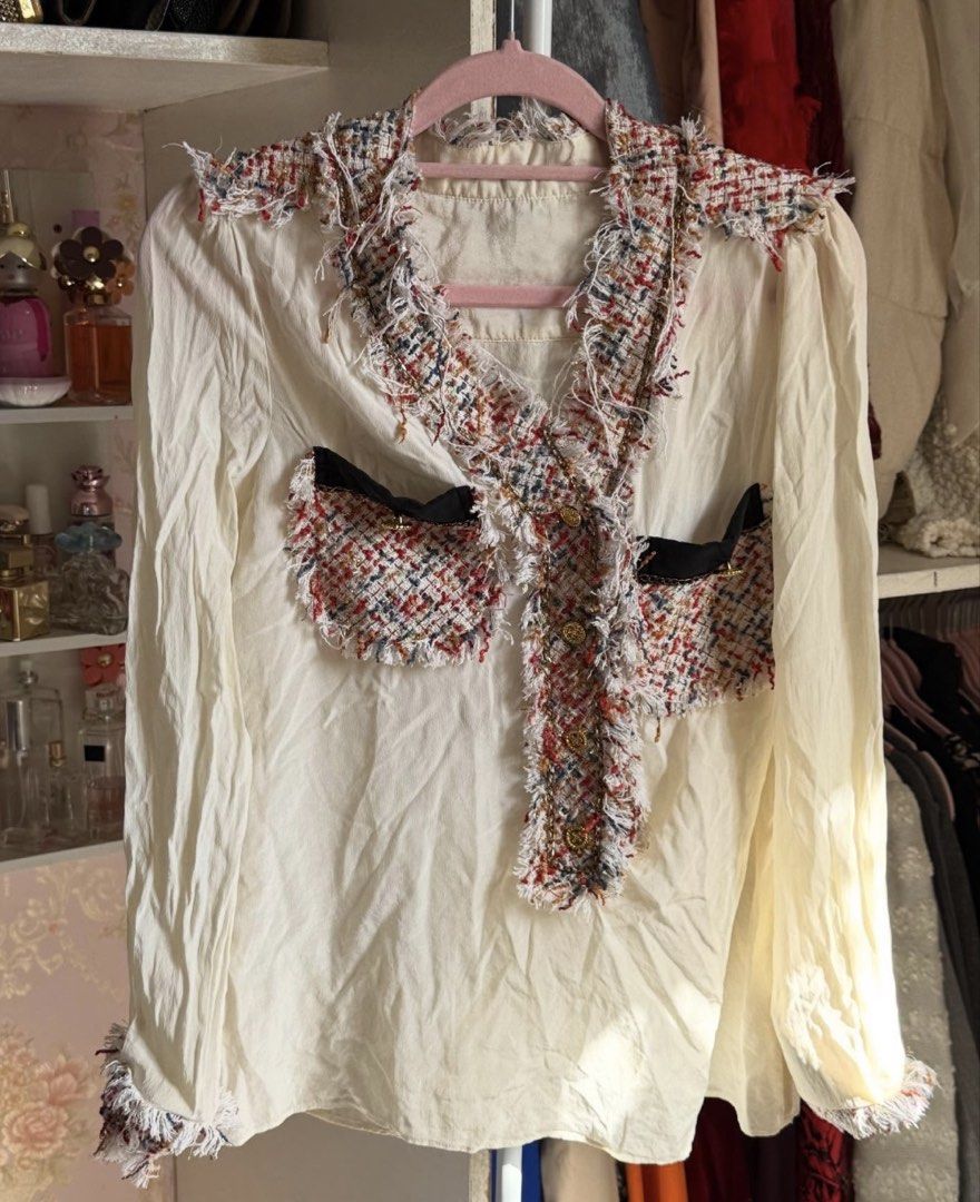 Button Up Blouse with Tweed Accents (Category: Blouses) located in Lapu Lapu. Submitted by bzzzzarah (Listing ID 1468918111, Image 1). Description: .