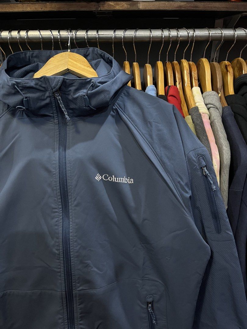 C O L U M B I A Tall Heights Softshell Jacket (Category: Coats, Jackets and Outerwear) located in Baliuag. Submitted by TOCThrift (Listing ID 1468713613, Image 2). Description: C O L U M B I A Tall Heights Softshell Jacket Size M on tag 23 width x 27 Length M-L mens fit Good as new Mas maganda sa personal No issue 1880 + SF Baliwag, Bulacan.