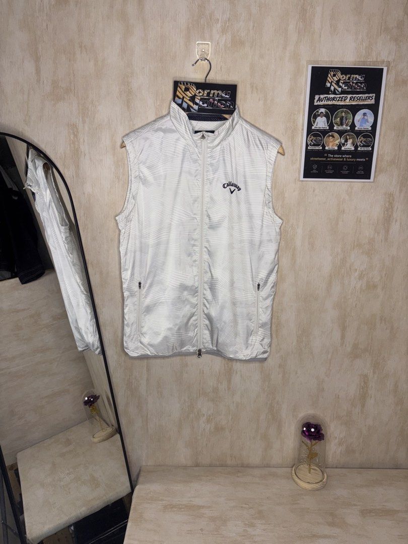 CALLAWAY MENS GOLF FULLZIP VEST (Category: Vests) located in Cabuyao City. Submitted by pormanation-thrift-store (Listing ID 1468902348, Image 1). Description: CALLAWAY MENS GOLF FULLZIP VEST Condition: LIKE NEW Color rate: 10/10 (PWEDE SA MASELAN) Size: LARGE Dimes: 21”Wx26”L Issue: NONE✅ Price: 1200.