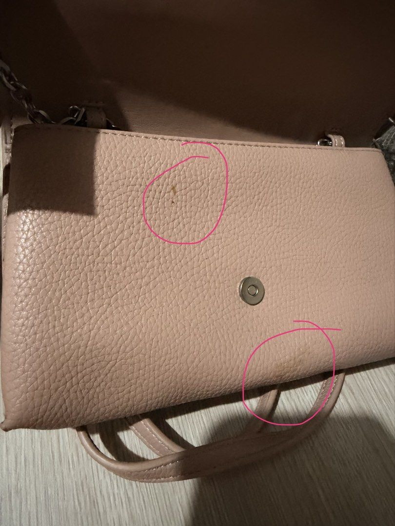 CALVIN KLEIN with few flaws (Category: Cross-body Bags) located in General Trias. Submitted by trendz_fazhion (Listing ID 1468719301, Image 3). Description: new unused with minor flaws see photos to avoid questions and reactions usa bought original sa willing lng po bumili at hindi maselan .