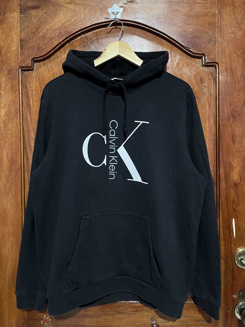 Calvin Klein Hoodie Jacket (Category: Hoodies) located in Tumauini. Submitted by jomerthrift (Listing ID 1468885793, Image 1). Description: Dimes: 23x27 Color rate: 9.5/10 No issue.
