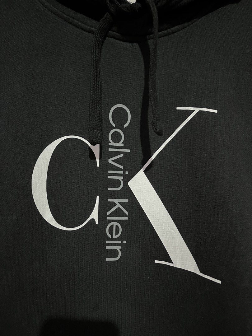 Calvin Klein Hoodie Jacket (Category: Hoodies) located in Tumauini. Submitted by jomerthrift (Listing ID 1468885793, Image 2). Description: Dimes: 23x27 Color rate: 9.5/10 No issue.