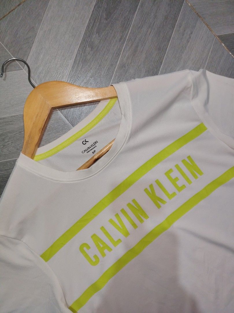 CALVIN KLEIN PERFORMANCE FIT (Category: Tshirts & Polo Shirts ) located in Polomolok. Submitted by urfindsph (Listing ID 1468754473, Image 3). Description: Calvin Klein Performance Fit Like new❗ Size S on Tag 19x27 No issue Pm sir.