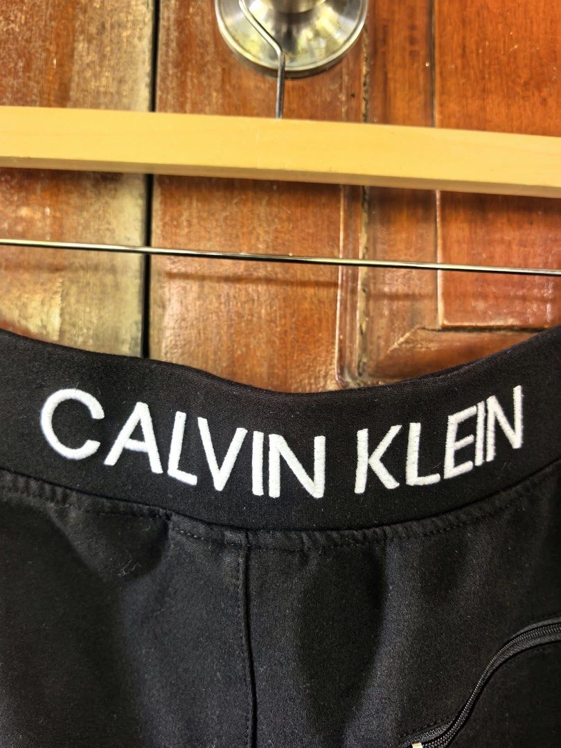 Calvin klein short (Category: Shorts) located in Tumauini. Submitted by calmearth-bc99 (Listing ID 1468721121, Image 3). Description: Like new.