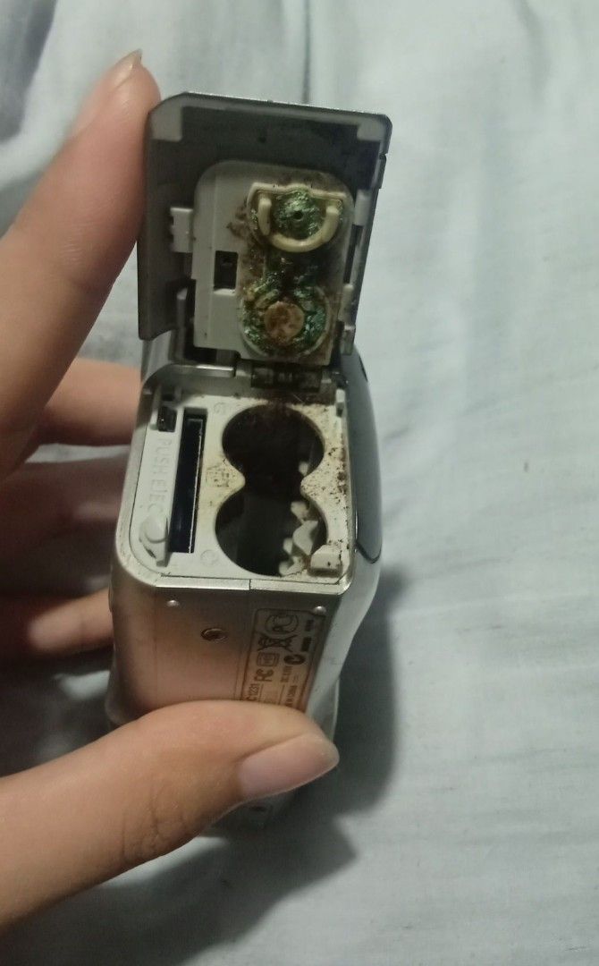 Canon PowerShot A450 Digital Camera Digicam unit only (Category: Cameras) located in Manila. Submitted by ms.fayetteville999 (Listing ID 1468790894, Image 3). Description: issue is on the picture..