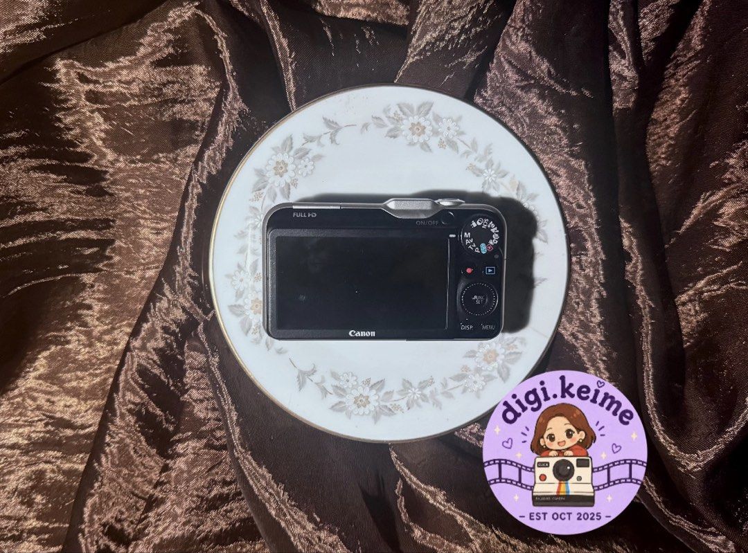 Canon Powershot SX230HS (Category: Cameras) located in Manila. Submitted by digi.keime (Listing ID 1468928720, Image 3). Description: POP UP FLASH AND MOVIE DIGEST FEATURE📸🎞️ 📷 Canon Powershot SX230HS 💰₱8,999 ୨୧ ── QUICK SPECS ── ୨୧ ♡ 12.1 MP CMOS ♡ DIGIC 4 ♡ 14× Optical Zoom Lens ♡ Full HD 1080p ୨୧ ── INCLUSIONS ── ୨୧ ♡ Camera unit ♡ Battery ♡ Charger ♡ Memory card ♡ Pouch ♡ Strap ୨୧ ── CONDITION ── ୨୧ ♡ LCD issue (tolerable and does not aff