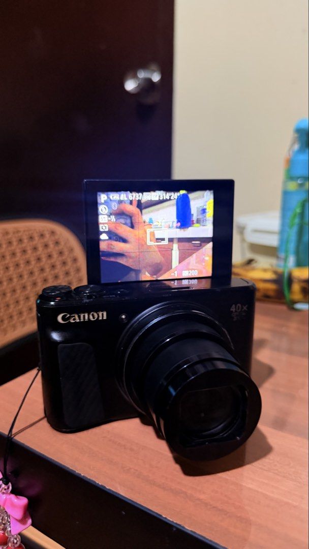 Canon Powershot SX740 HS (Category: Cameras) located in Caloocan City. Submitted by roxuuun (Listing ID 1468846633, Image 1). Description: #ForSale Canon Powershot SX740 HS black 28,999 only Mild scratches sa body and screen lang (doesn't affect anything) Unit, battery, SD card, beaded strap, camera pouch, and silicone case 📍North Caloocan Shipping via lalamove, jnt & lbc Payment via gcash or bank transfer (PAYMENT FIRST, You can check my name h