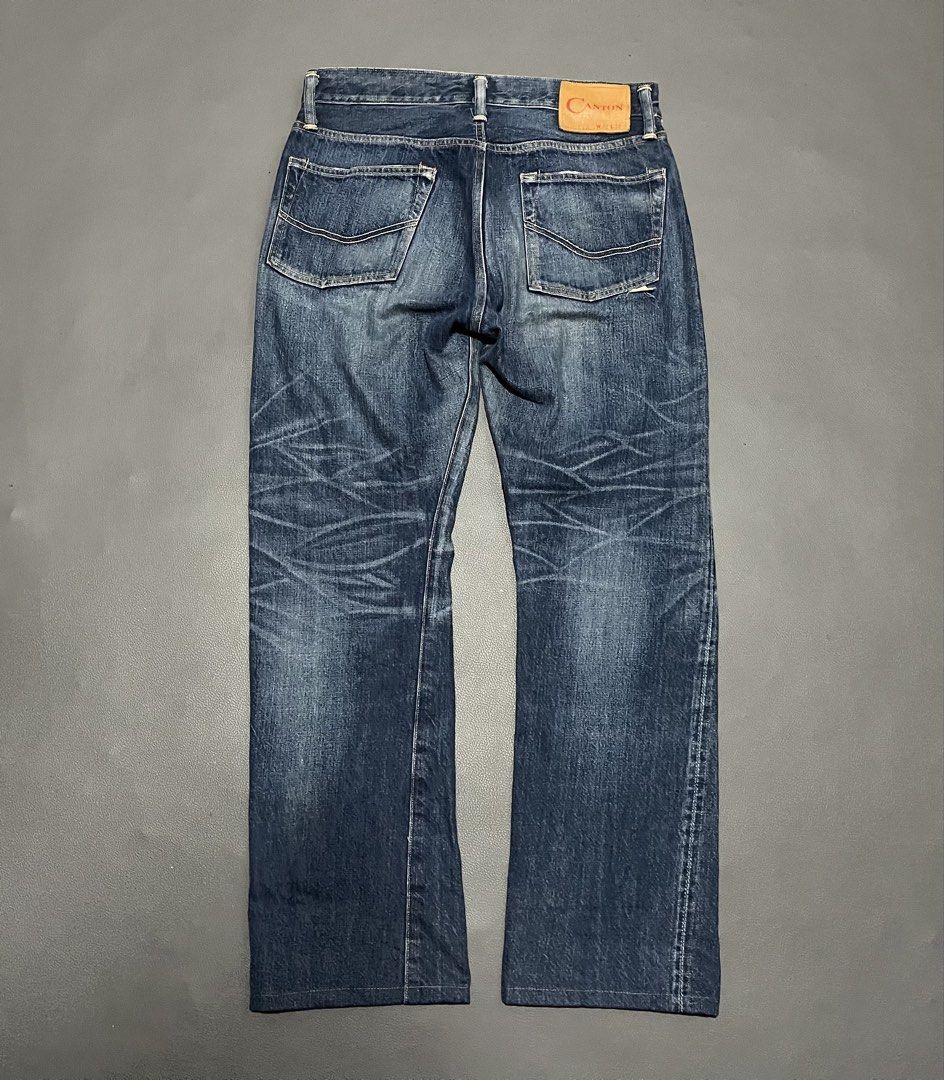 Canton 110 Jeans W30 L30 (Category: Jeans) located in General Santos City (Dadiangas). Submitted by thiftnibadi3 (Listing ID 1468842293, Image 2). Description: - Brand: Canton Denim (Lot 110) - Size: Tagged W30 L30 - Material: 100% Cotton - Details: Beautiful natural fading, great honeycombs on back legs, and classic five-pocket design - Branding: Leather patch on back waistband with red Canton lettering - W 30/31 - L 38 Alterd issue.
