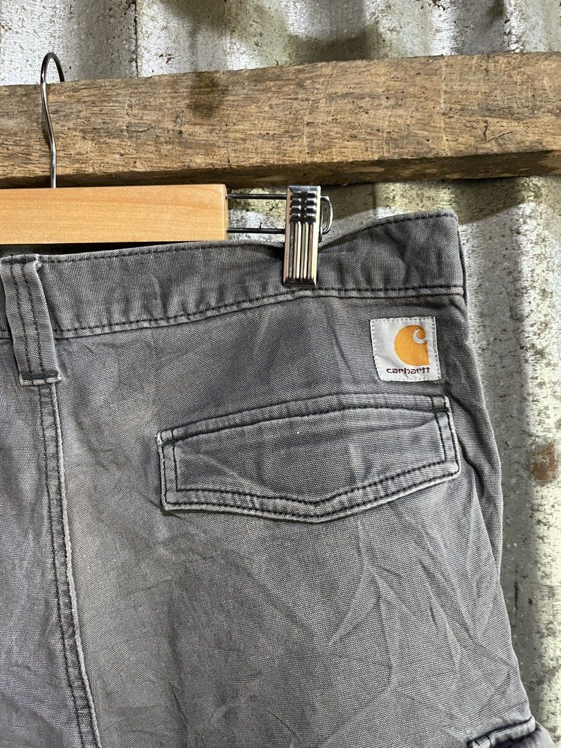 Carhartt. Cargo short (Category: Shorts) located in Manila. Submitted by -thedropco (Listing ID 1468755499, Image 3). Description: CARHARTT. (CARGO SHORT ) 8/10 condition Size 31 Measurements: Width : 32 Length : 21.