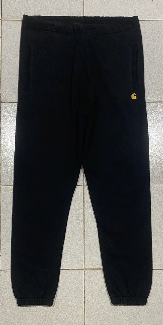 Carhartt Chase Sweat Pants (Category: Joggers) located in Mandaue City. Submitted by MJ_80 (Listing ID 1468853686, Image 1). Description: Medium Fits 32-35 Waist See photos for measurements Issue: white dot paint see last photo Color rate & Condition: 9.8/10 Price: 1,250.