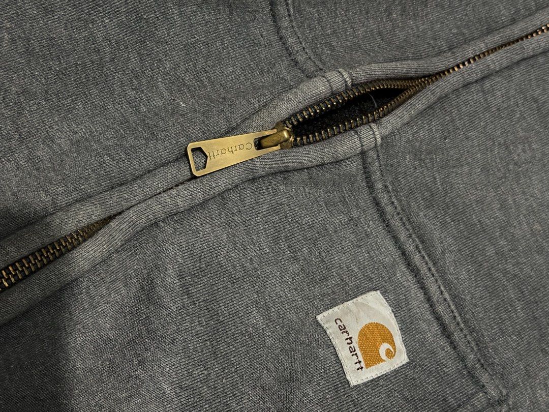 Carhartt Jacket (Category: Coats, Jackets and Outerwear) located in Mandaluyong City. Submitted by declutteringggg101 (Listing ID 1468922205, Image 3). Description: .