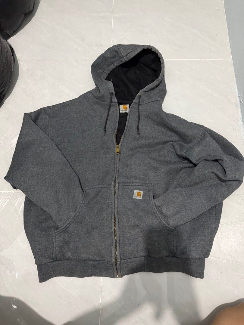 Carhartt Jacket (Category: Coats, Jackets and Outerwear) located in Mandaluyong City. Submitted by declutteringggg101 (Listing ID 1468922205, Image 1). Description: .