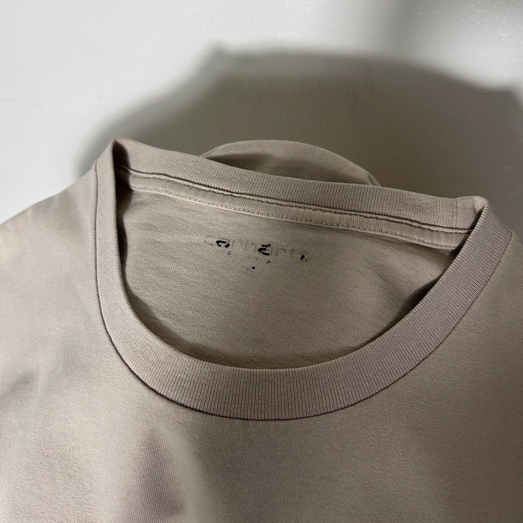 CARHARTT WIP BEIGE POCKET TEE (Category: Tshirts & Polo Shirts ) located in Dipolog. Submitted by edthrfts (Listing ID 1468899029, Image 3). Description: ✅ ALREADY WASHED AND SANITIZED 📐Width: 21 📐Length: 27 Fit to: LARGE Condition: 9.5/10 Color: 9.5/10 Issue: None.