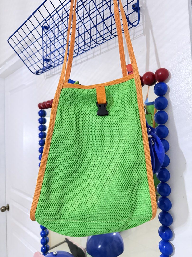 Carry Om Mala Medium Radioactive (Category: Tote Bags) located in Marikina City. Submitted by bg22.23 (Listing ID 1468738200, Image 3). Description: Blue coin purse NOT INCLUDED..