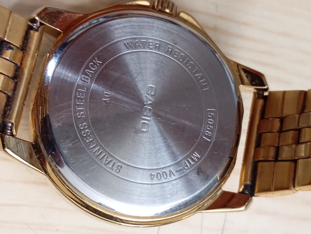 Casio (Category: Men's Watches) located in Las Pinas. Submitted by quick_deals_great_finds2 (Listing ID 1468732632, Image 3). Description: Original good working condition Quartz with battery.
