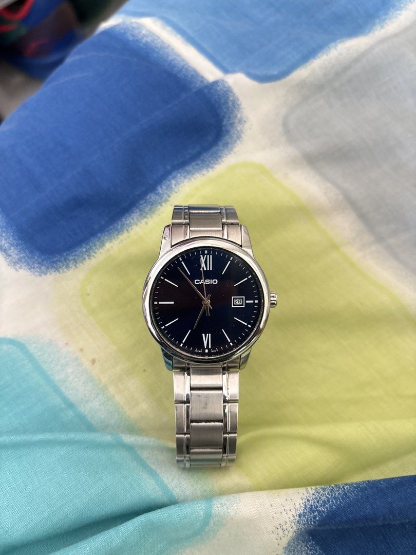 Casio MTP-V002D-1B3 (Category: Luxury Watches) located in Manila. Submitted by kaylemchayce.143 (Listing ID 1468772912, Image 1). Description: no box, with band.