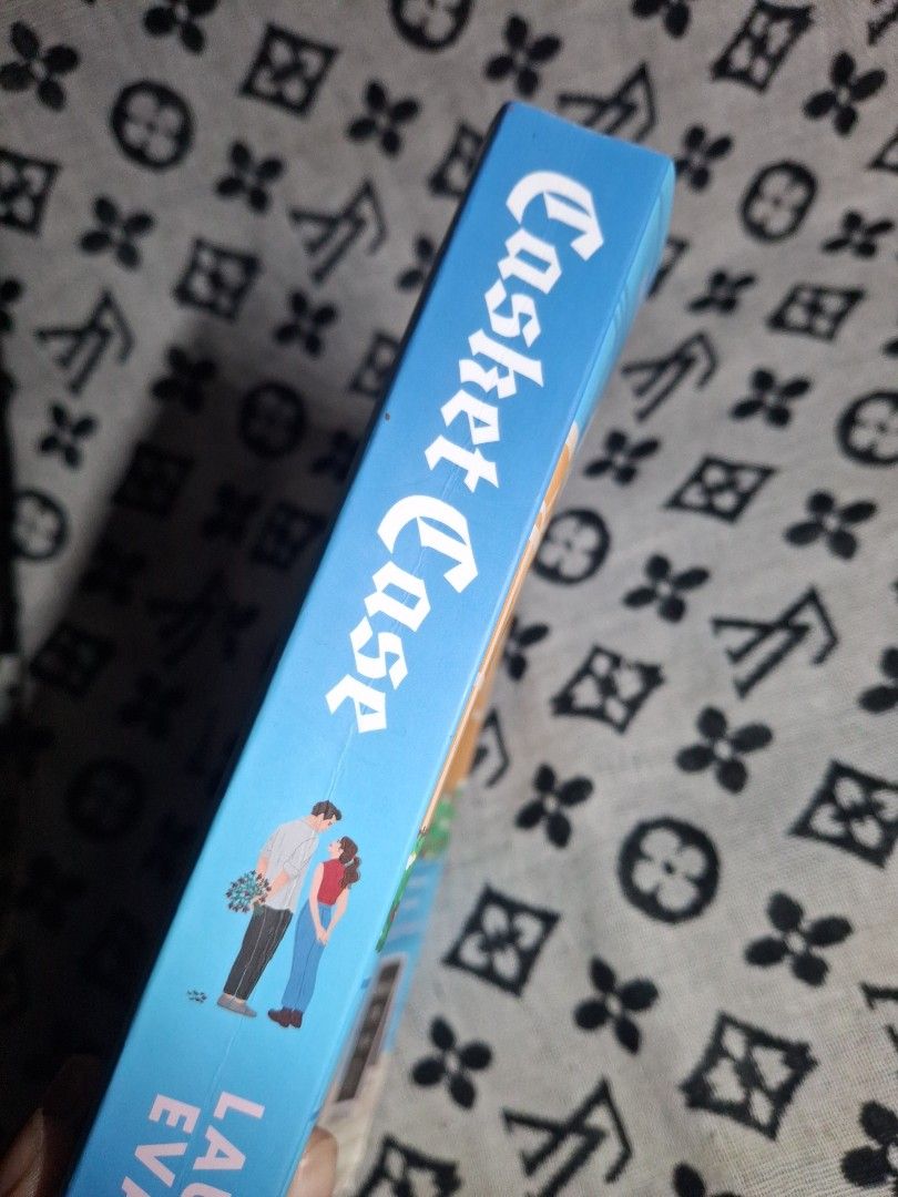 Casket Case by Lauren Evans (Category: Storybooks) located in Puerto Princesa. Submitted by beepbobib (Listing ID 1468891589, Image 2). Description: Please keep in mind that these are second-hand books, so kindly manage your expectations. ⭐️ I can send more pictures upon request. ⭐️ Payment-first policy. ⭐️ No rush shipping, please. ⭐️ The miner will shoulder the shipping fee (SF). Our courier is J&T ⭐️can do meet up in : Baywalk Puerto Princesa 