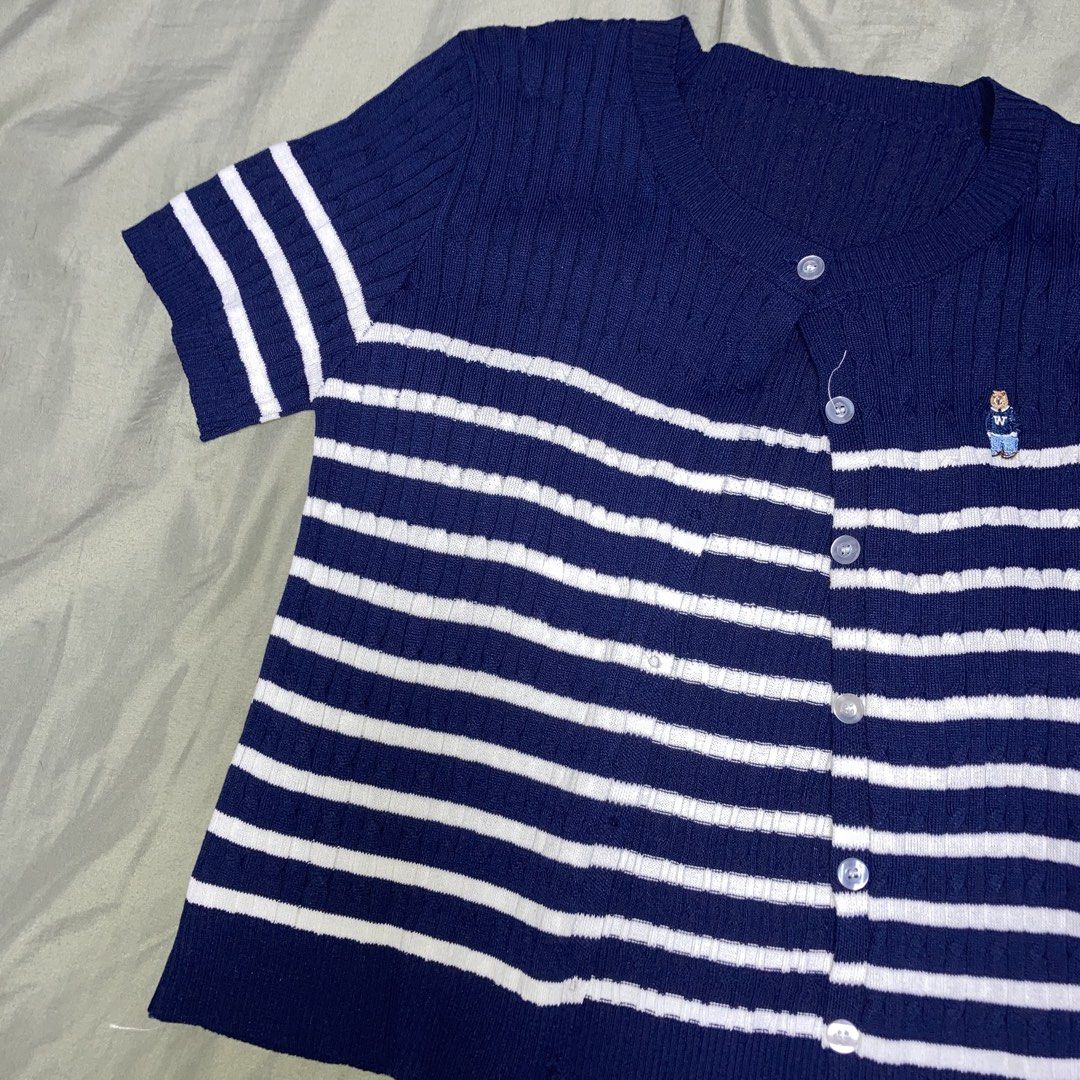 casual comfy blue and white stripped blouse (Category: Others Tops) located in Taguig. Submitted by closetfromyu (Listing ID 1468848969, Image 2). Description: 📍 taguig city mod: jnt or lalamove mop: gcash or maribank ‼️ REMINDERS: - payment first basis - shipping fee will be shouldered by the buyer - no rush shipping, no refunds, & no returns size: small.
