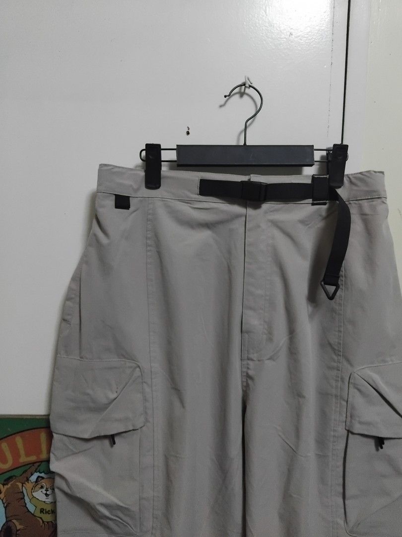 Catalog HK ESSN Techwear Utility Belted Pants (Category: Trousers) located in Pasig City. Submitted by hustlexcurate (Listing ID 1468770124, Image 3). Description: Catalog HK ESSN Techwear Utility Belted Pants Size LARGE Dimensions; Waist: 32-34 inches Lenght: 39 inches Leg Opening: 9 inches.