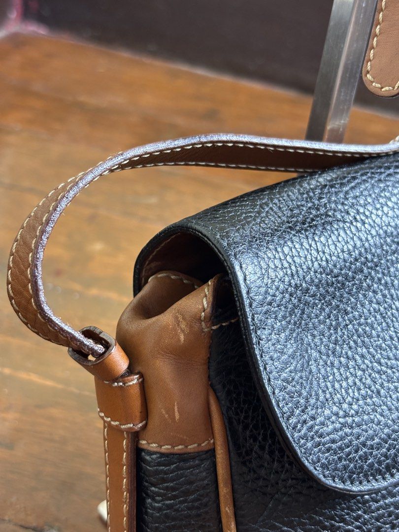 Celine Crossbody Bag (Category: Cross-body Bags) located in Manila. Submitted by earlylifecrisis (Listing ID 1468776652, Image 3). Description: Condition 9/10 Measure it by inch Width: 9 Length: 6.5 Depth: 2 Handle:21 •Refund / Returns not allowed allowed •Please do check the dimensions size on labels sometimes are not accurate on the sizing •Ask me before purchasing.