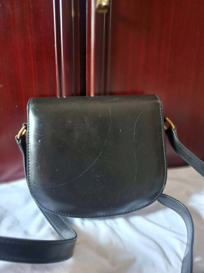 Celine Mini Triomphe (Category: Shoulder Bags) located in Davao. Submitted by luxxe_closet (Listing ID 1468760967, Image 2). Description: Japan Surplus Coded No major issues Signs of usage Mini size Small wallet can fit.