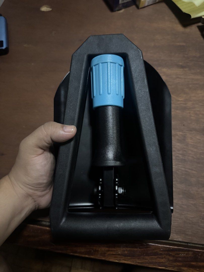 Cellfast Folding Shovel Camping Tool with Pouch (Category: Hiking & Camping) located in Valenzuela. Submitted by piayap14 (Listing ID 1468884800, Image 3). Description: - Brand/Model: Cellfast Folding Shovel - Color: Black and blue - Design: Compact, folds down small with easy locking mechanism - Materials: Durable metal blade and sturdy plastic handle - Inclusion: Matching black storage pouch with brand logo - Best for: Camping, gardening, and c