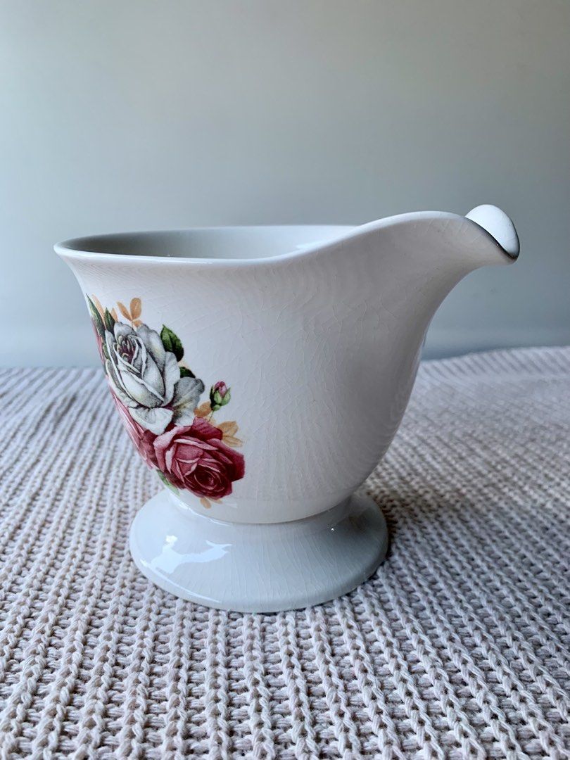 Ceramic Mortar with Floral pattern (Category: Other Kitchenware & Tableware) located in Tandag. Submitted by jeason_22 (Listing ID 1468780456, Image 2). Description: • with crazing & chip (see photo) • ceramic mortar/ or repurpose nyo nalang • 5 inches tall/ 6 inches diameter 📌 Please see photos for the actual design and condition. Kindly review all photos before purchasing. 📦 Carefully packed for safe shipping. Thank you for supporting our thr