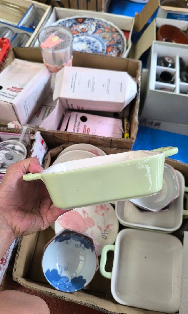 Ceramic Plate (Category: Bakeware) located in Mandaluyong City. Submitted by tinebellen (Listing ID 1468745253, Image 2). Description: Japan Surplus.