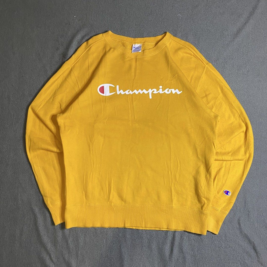 Champion Crewneck (Category: Coats, Jackets and Outerwear) located in Dasmarinas. Submitted by slime_thrifts (Listing ID 1468837587, Image 1). Description: Champion Crewneck 22 x 26 (Large) Excellent No issue Need wash only ₱250 + sf.