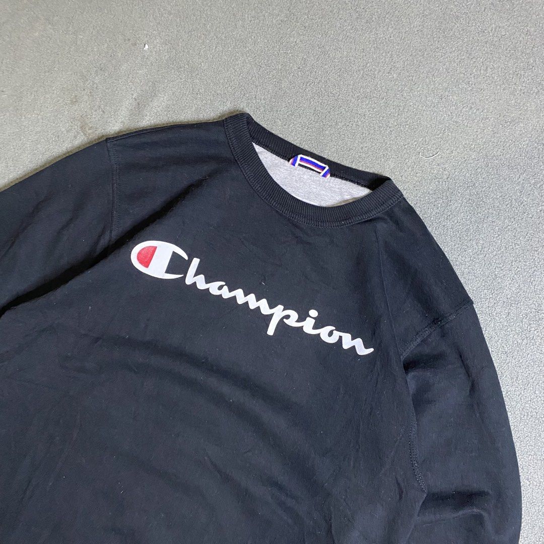 Champion Crewneck (Category: Coats, Jackets and Outerwear) located in Dasmarinas. Submitted by slime_thrifts (Listing ID 1468837895, Image 2). Description: Champion Crewneck 20 x 26 (Medium) Excellent No issue Need wash only ₱300 + sf.