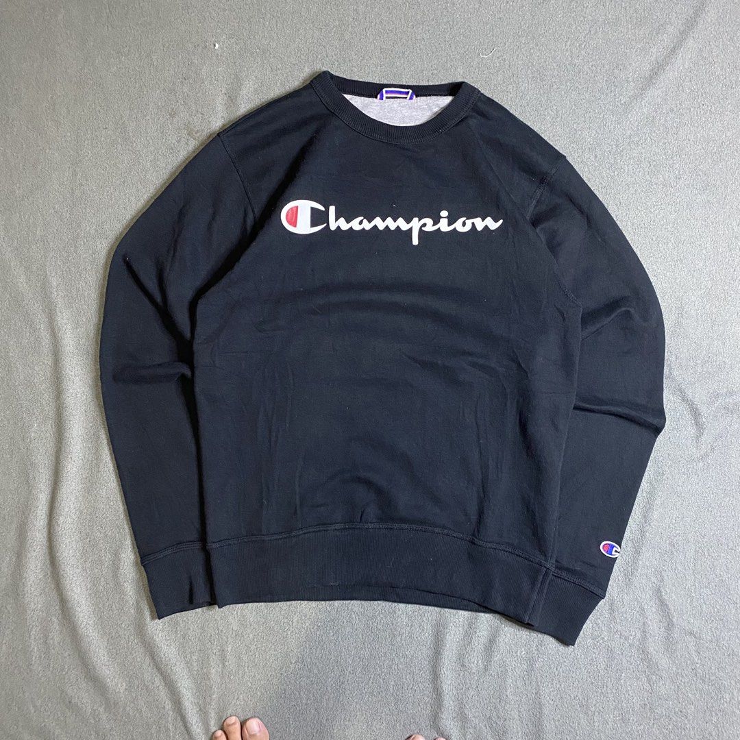 Champion Crewneck (Category: Coats, Jackets and Outerwear) located in Dasmarinas. Submitted by slime_thrifts (Listing ID 1468837895, Image 1). Description: Champion Crewneck 20 x 26 (Medium) Excellent No issue Need wash only ₱300 + sf.