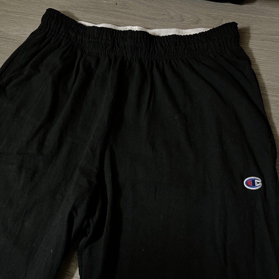 Champion Jogger Pants (Black) (Category: Joggers) located in Imus. Submitted by eyruh (Listing ID 1468891352, Image 3). Description: M on tag 41 length / 30-36 waist Color rate: 9.5/10 Excellent condition.