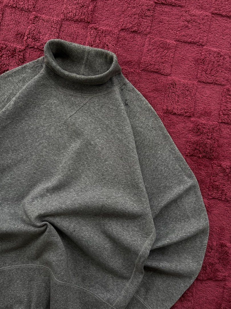 Champion x Todd Snyder Turtleneck Sweatshirt (Category: Coats, Jackets and Outerwear) located in Manila. Submitted by thriftm.e (Listing ID 1468922777, Image 3). Description: Dimes (in inches) Length: 27 Width: 23 MEDIUM ON TAG Condition: 10/10 Color Rate: 10/10 Issue: None.