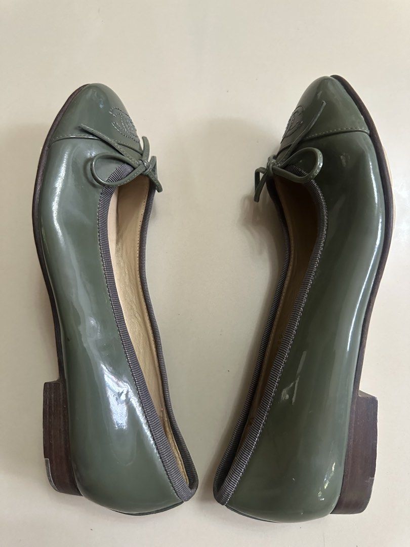Chanel Ballet Flats (Category: Sneakers & Footwear) located in Butuan. Submitted by wear.next (Listing ID 1468732552, Image 3). Description: Size 35 Authentic No inclusions .