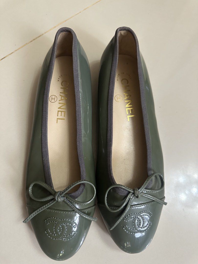Chanel Ballet Flats (Category: Sneakers & Footwear) located in Butuan. Submitted by wear.next (Listing ID 1468732552, Image 1). Description: Size 35 Authentic No inclusions .