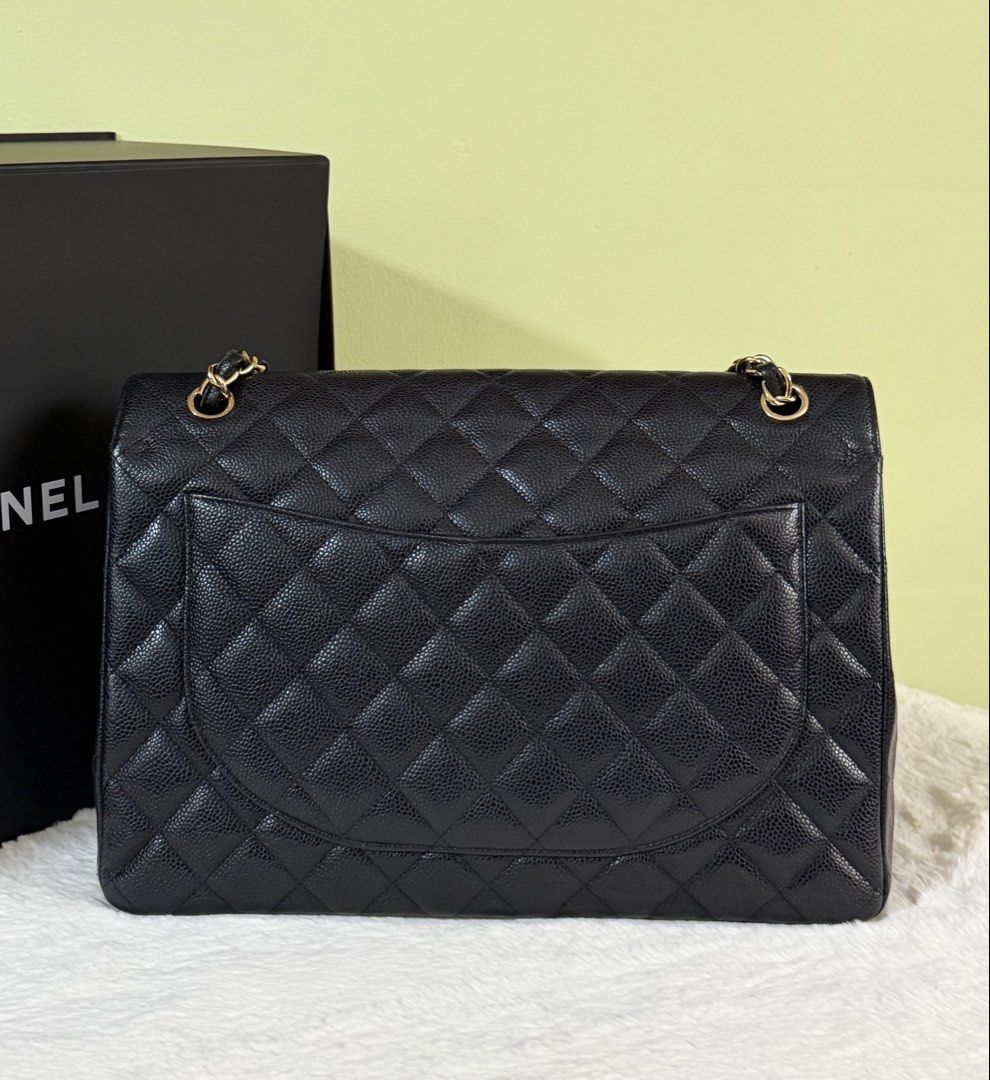 Chanel Double Flap Maxi Caviar (Category: Luxury Bags & Wallets) located in Manila. Submitted by rellamaaim07341 (Listing ID 1468879853, Image 2). Description: Double Flap Maxi Caviar Rank A Series 15 Guaranteed Authentic💯 Comes with Box,Dust bag,No Card But Holo Intact .