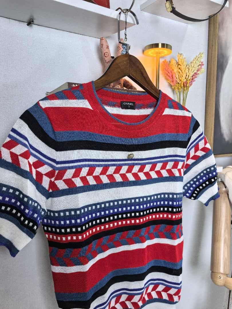 Chanel nitted tops (Category: Luxury Apparel) located in Baguio. Submitted by ashzachary (Listing ID 1468878844, Image 3). Description: Chanel nitted tops Condition :Excellent condition Color rate 10/10 Size :small Inches:W17. 5/L21 No issues No flaws Super ganda sa personal Pm. More details Good quality Plsss 📌No Bogus 📌No return MOP What you see is what you get PALAWAN, CEBUNA GCASH AND BDO Reminder😊 We're selling thrifted clothes so please 