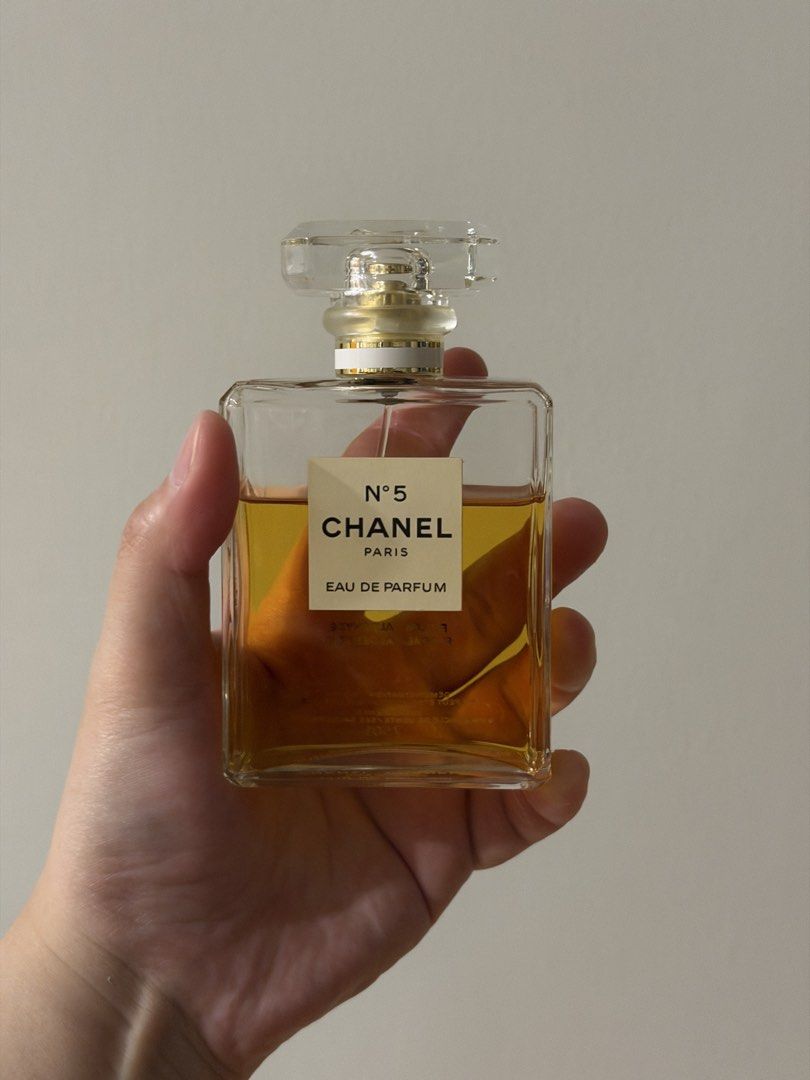 Chanel No. 5 Eau De Parfum 100ml (Category: Fragrance & Deodorants) located in Taguig. Submitted by hubbababy (Listing ID 1468884763, Image 1). Description: - Authentic Chanel No. 5 Eau De Parfum - 100% authentic, timeless luxury scent - slightly used.