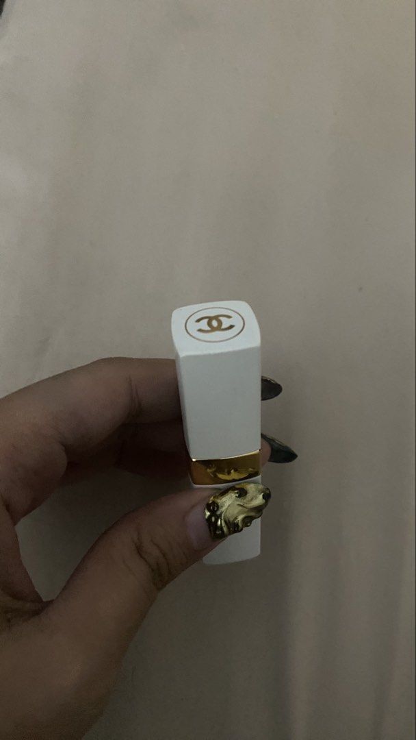 Chanel Rouge Coco Baume 924 Fall For Me (Category: Makeup) located in Manila. Submitted by rumyewn (Listing ID 1468790499, Image 1). Description: - Authentic Chanel Rouge Coco Baume - Shade: 924 Fall For Me (Deep Berry) - Elegant white and gold packaging with interlocking CC logo - Condition: Gently used - Batch code verified on bottom label.