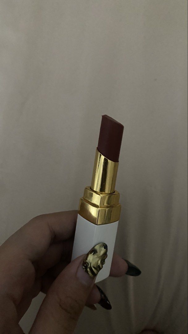 Chanel Rouge Coco Baume 924 Fall For Me (Category: Makeup) located in Manila. Submitted by rumyewn (Listing ID 1468790499, Image 2). Description: - Authentic Chanel Rouge Coco Baume - Shade: 924 Fall For Me (Deep Berry) - Elegant white and gold packaging with interlocking CC logo - Condition: Gently used - Batch code verified on bottom label.