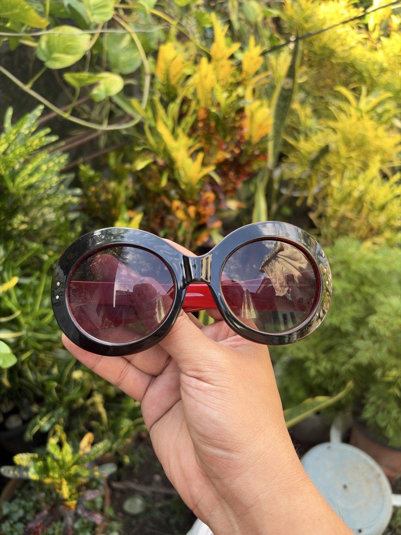 Chanel sunglasses (Category: Luxury Accessories) located in Bayambang. Submitted by frugal_vouge (Listing ID 1468777887, Image 2). Description: With minor issue see last pic.