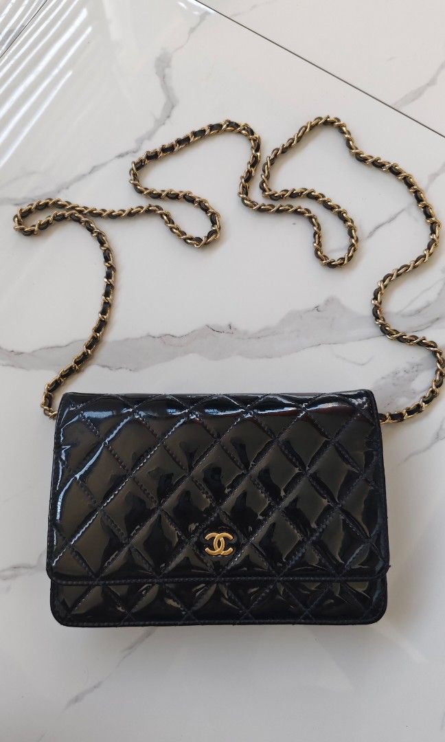 Chanel wallet on chain (Category: Cross-body Bags) located in Andop. Submitted by dailyluxxurybrands (Listing ID 1468765875, Image 1). Description: chanel woc intact holo sticker in excellent condition.