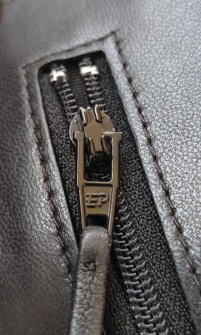 Chanel wallet on chain (Category: Cross-body Bags) located in Andop. Submitted by dailyluxxurybrands (Listing ID 1468765875, Image 3). Description: chanel woc intact holo sticker in excellent condition.